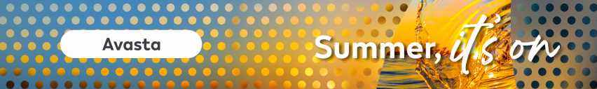 Bänner tekstiga “Summer it's on” ning nupuga "Avasta".