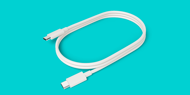 Кабель IQOS на бирюзовом фоне