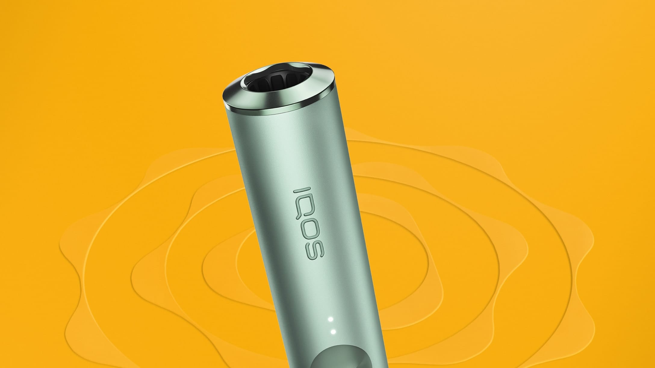 IQOS ILUMA hoidja kollasel taustal