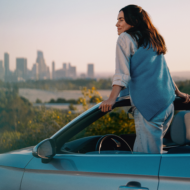 Женщина за кулисами.